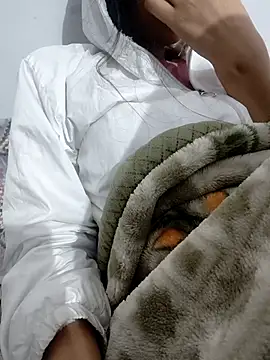 Snapshot of catreena chatting on December 4, 2025, 7:02 pm catreena online show from December 4, 2025, 7:02 pm