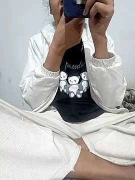 Snapshot of catreena chatting on November 22, 2025, 6:51 pm catreena online show from November 22, 2025, 6:51 pm