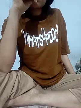 Snapshot of catreena chatting on November 2, 2025, 6:57 pm catreena online show from November 2, 2025, 6:57 pm