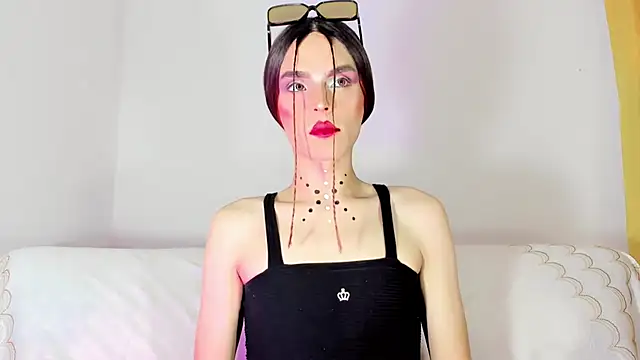 TatiGil online show from October 28, 2025, 2:12 am