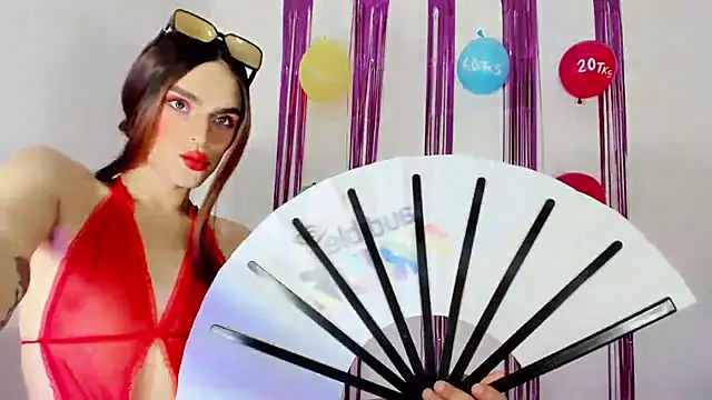 TatiGil online show from September 30, 2025, 8:37 pm