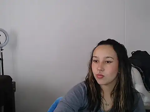 Skarlet Adams28 online show from March 12, 2025, 4:02 pm