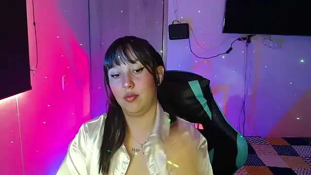 Skarlet Adams28 online show from April 8, 2026, 7:26 pm