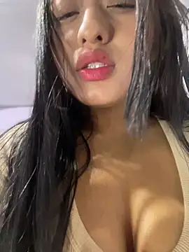 Snapshot of Estefanii- chatting on February 28, 2025, 7:37 am Estefanii- online show from February 28, 2025, 7:37 am