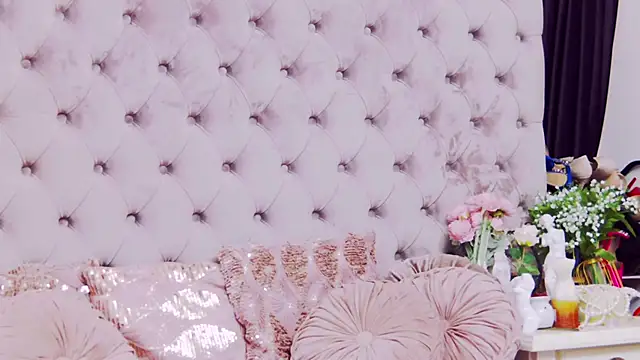 PenelopeLynnx online show from April 15, 2026, 10:21 am