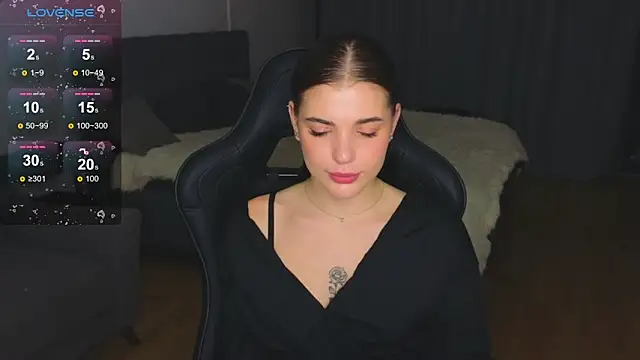 adrianawow1 online show from November 30, 2025, 5:58 pm