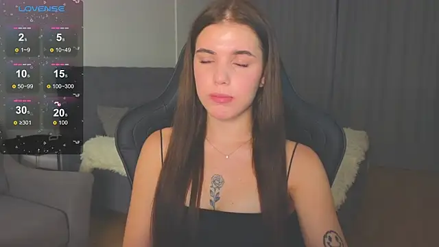 adrianawow1 online show from September 17, 2025, 9:39 pm