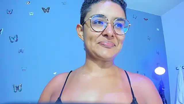 Kaira mosse online show from October 3, 2025, 12:06 pm