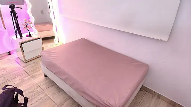 Brendda tay online show from December 23, 2025, 3:17 am