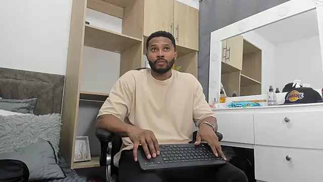 Snapshot of karsonmorris chatting on October 25, 2025, 9:48 pm karsonmorris online show from October 25, 2025, 9:48 pm