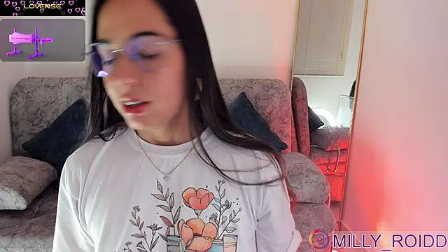 Snapshot of lily_riod chatting on January 2, 2025, 2:54 am lily riod online show from January 2, 2025, 2:54 am