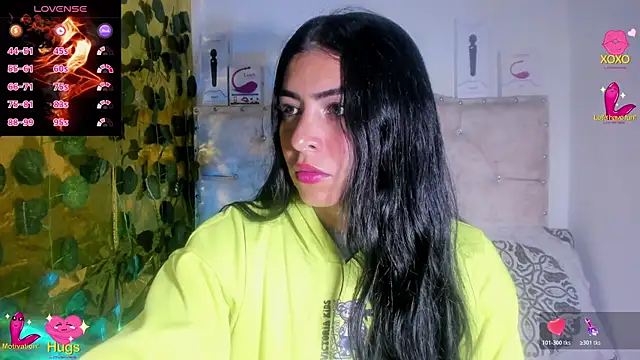 cristalconnorr online show from October 24, 2025, 4:28 pm