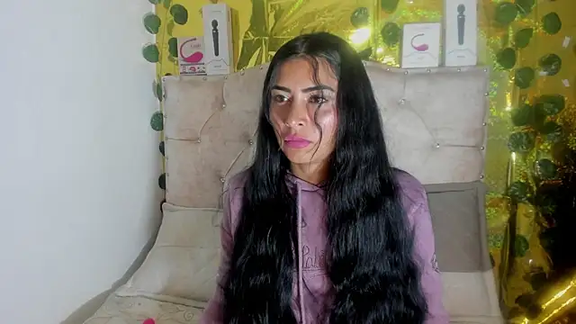 Snapshot of cristalconnorr chatting on May 1, 2026, 2:33 pm cristalconnorr online show from May 1, 2026, 2:33 pm