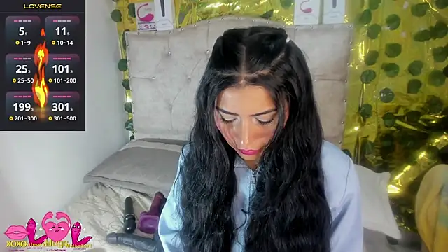 Snapshot of cristalconnorr chatting on May 8, 2026, 2:43 pm cristalconnorr online show from May 8, 2026, 2:43 pm