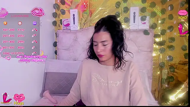Snapshot of cristalconnorr chatting on April 20, 2026, 4:30 pm cristalconnorr online show from April 20, 2026, 4:30 pm