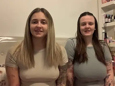 Snapshot of Sexyyduoxx chatting on February 8, 2025, 11:12 am Sexyyduoxx online show from February 8, 2025, 11:12 am