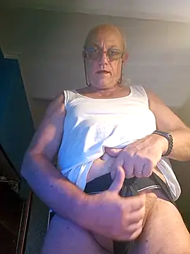 Snapshot of gianbragallini chatting on July 24, 2026, 9:49 am gianbragallini online show from July 24, 2026, 9:49 am