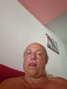 Snapshot of gianbragallini chatting on August 8, 2026, 12:34 pm gianbragallini online show from August 8, 2026, 12:34 pm