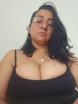 Snapshot of paulinaDiaz1 chatting on May 12, 2026, 12:55 pm paulinaDiaz1 online show from May 12, 2026, 12:55 pm
