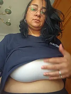 Snapshot of paulinaDiaz1 chatting on May 11, 2026, 1:12 pm paulinaDiaz1 online show from May 11, 2026, 1:12 pm