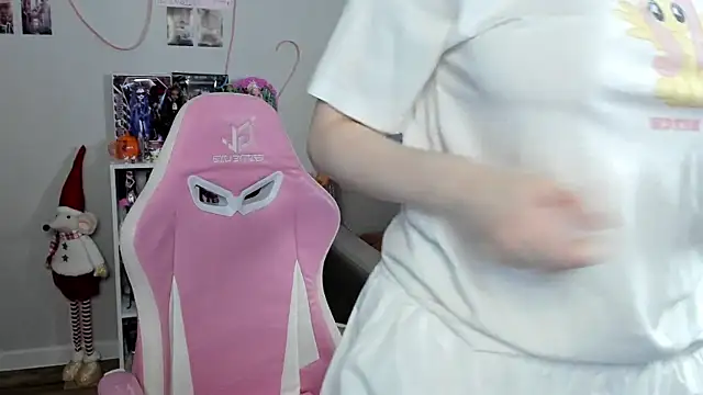 Snapshot of SweetieMollyy chatting on November 21, 2025, 10:03 am SweetieMollyy online show from November 21, 2025, 10:03 am