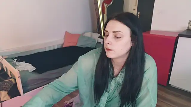 Snapshot of ce_leste__ chatting on November 1, 2025, 12:32 pm ce leste online show from November 1, 2025, 12:32 pm