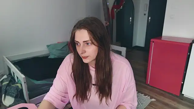 Snapshot of ce_leste__ chatting on October 28, 2025, 12:37 pm ce leste online show from October 28, 2025, 12:37 pm