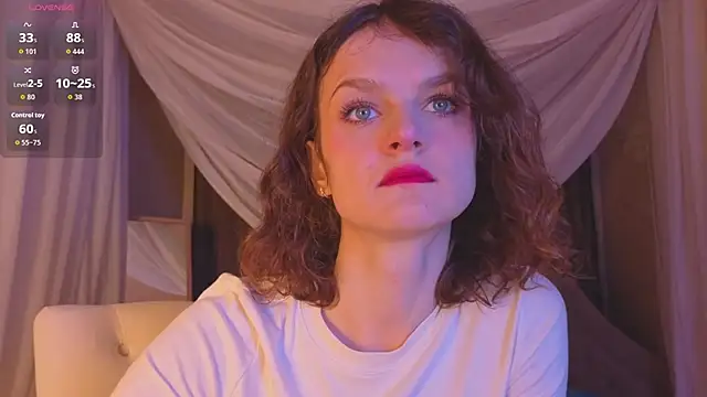 Snapshot of Soo_dreamy chatting on December 4, 2025, 1:26 am Soo dreamy online show from December 4, 2025, 1:26 am