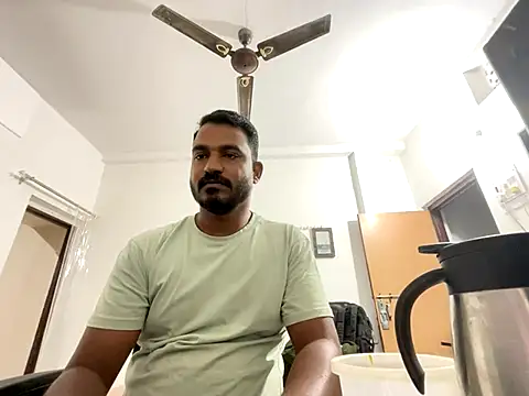 real meet girl finding in online show from December 3, 2024, 12:34 pm