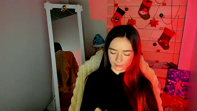 Snapshot of Bella_XO chatting on December 17, 2025, 8:19 am Bella XO online show from December 17, 2025, 8:19 am