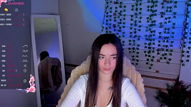 Snapshot of Bella_XO chatting on September 9, 2025, 6:45 am Bella XO online show from September 9, 2025, 6:45 am