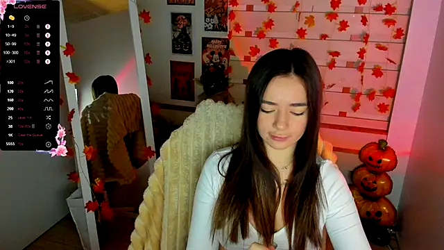 Snapshot of Bella_XO chatting on October 19, 2025, 6:38 am Bella XO online show from October 19, 2025, 6:38 am