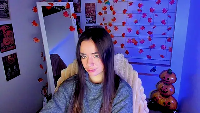 Snapshot of Bella_XO chatting on November 18, 2025, 7:44 am Bella XO online show from November 18, 2025, 7:44 am