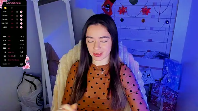 Snapshot of Bella_XO chatting on December 4, 2025, 7:40 am Bella XO online show from December 4, 2025, 7:40 am