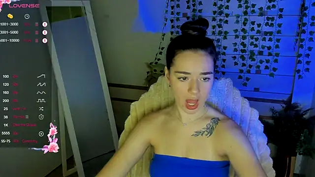 Snapshot of Bella_XO chatting on September 20, 2025, 6:29 am Bella XO online show from September 20, 2025, 6:29 am