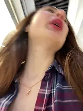 Snapshot of Dina_Tease chatting on March 10, 2025, 12:17 pm Dina Tease online show from March 10, 2025, 12:17 pm