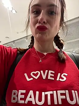 Snapshot of Dina_Tease chatting on February 20, 2025, 8:06 am Dina Tease online show from February 20, 2025, 8:06 am