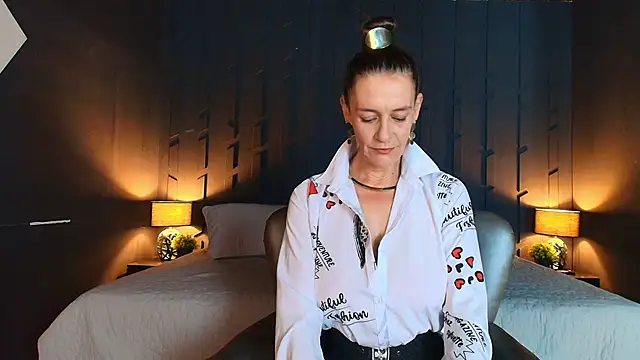 LeanaMature online show from September 30, 2025, 11:27 am