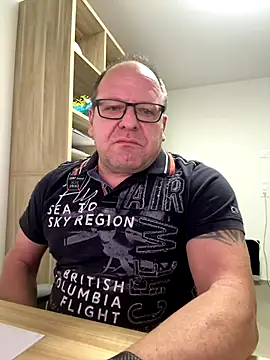 coupleLatinaLovers online show from January 8, 2026, 6:41 am