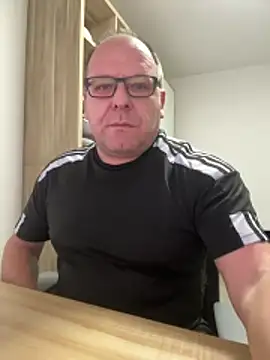 coupleLatinaLovers online show from February 16, 2026, 7:18 am