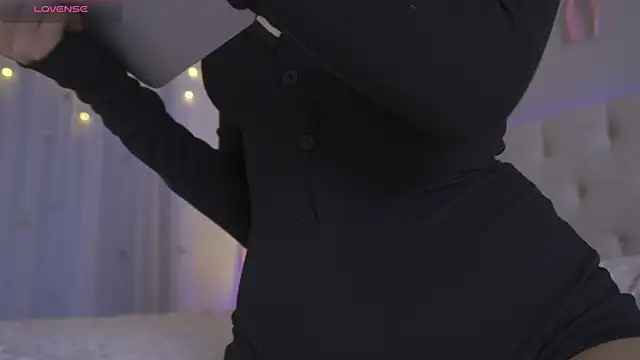 yumisunn online show from February 10, 2026, 1:15 am