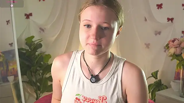 MaydaFoulk online show from June 7, 2026, 1:44 am