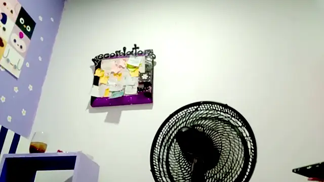 PetiteIvoryQueen19 online show from March 26, 2026, 3:38 am