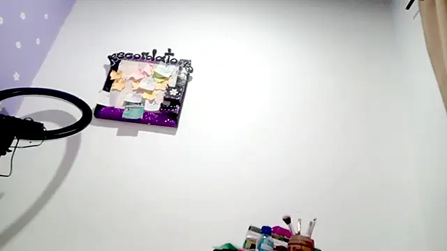 PetiteIvoryQueen19 online show from March 2, 2026, 1:39 am