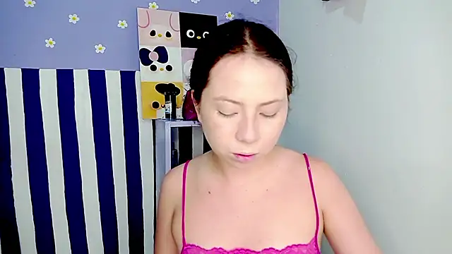 PetiteIvoryQueen19 online show from April 10, 2026, 4:08 am