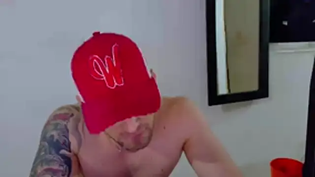 Snapshot of Sexy_Alejandro_ chatting on November 23, 2025, 12:42 am Sexy Alejandro online show from November 23, 2025, 12:42 am