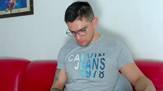 Snapshot of Sexy_Alejandro_ chatting on May 27, 2026, 11:39 am Sexy Alejandro online show from May 27, 2026, 11:39 am