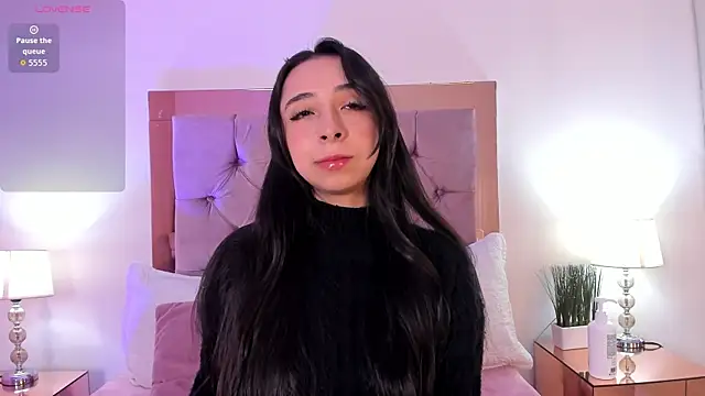 Snapshot of melanie_hills chatting on December 3, 2025, 11:31 am melanie hills online show from December 3, 2025, 11:31 am