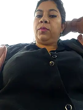 Laura-Hernandez online show from February 4, 2026, 3:40 pm