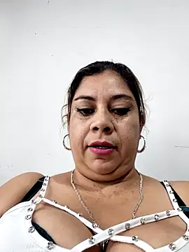 Laura-Hernandez online show from February 10, 2026, 2:27 pm